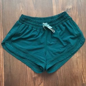 Lululemon 2.5” shorts